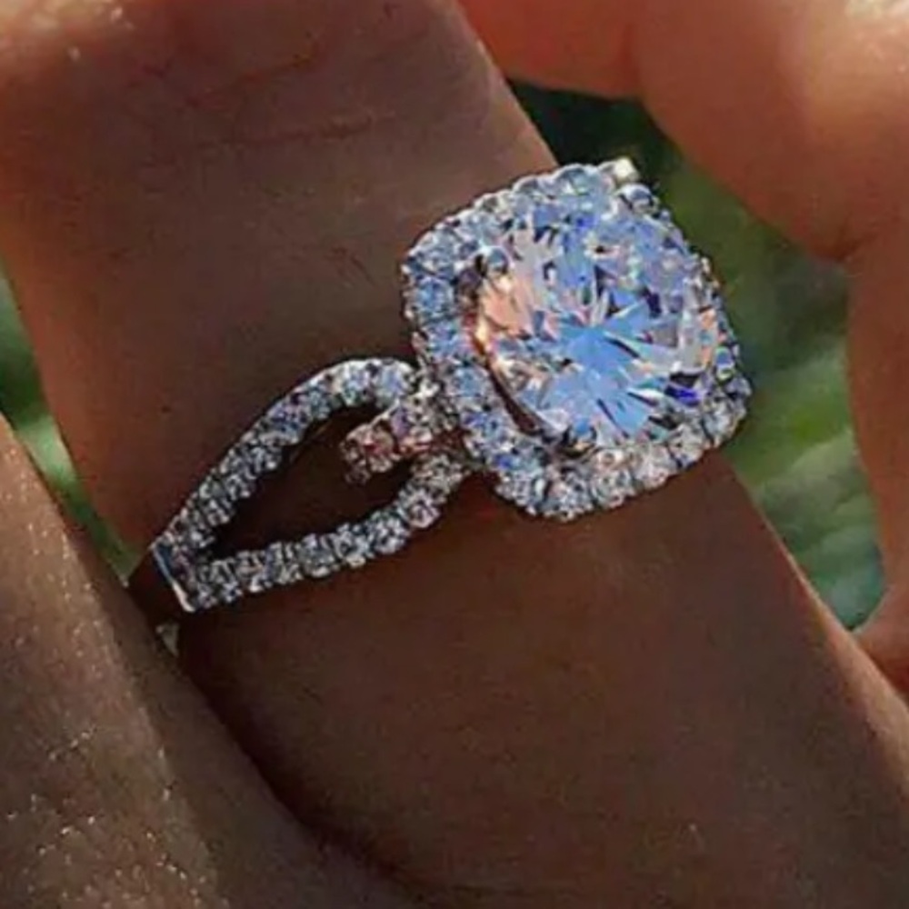 💎STUNNING Halo Pave Diamond Ring Simulated Diamond size 7